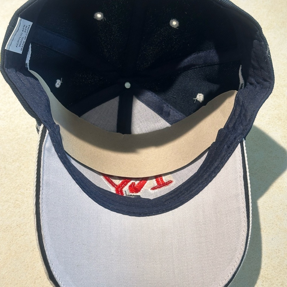 New York Beautifully Embroidered Cap 80% Acrylic 20% Wool. NEW with Tags - Picture 9 of 9